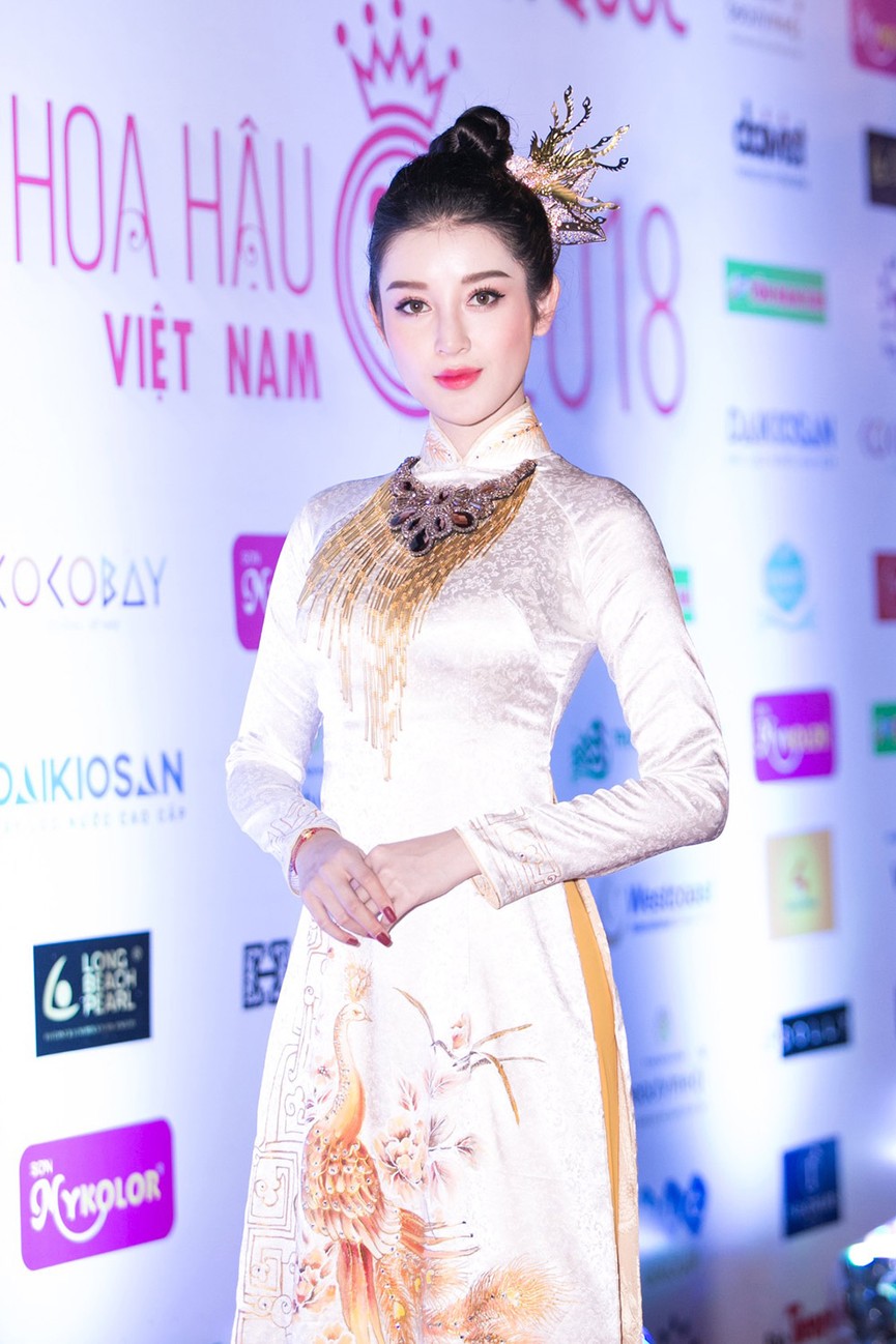 Hoa hậu Đỗ Mỹ Linh mê hoặc với tóc ngắn lạ lẫm - ảnh 5