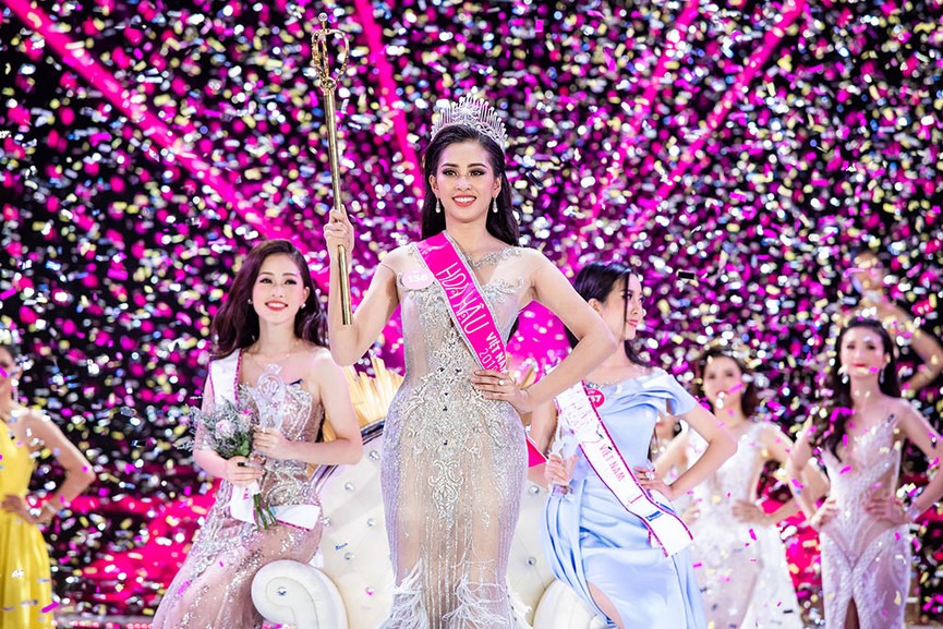 Hành trình đến vương miện của tân Hoa hậu Trần Tiểu Vy - ảnh 13