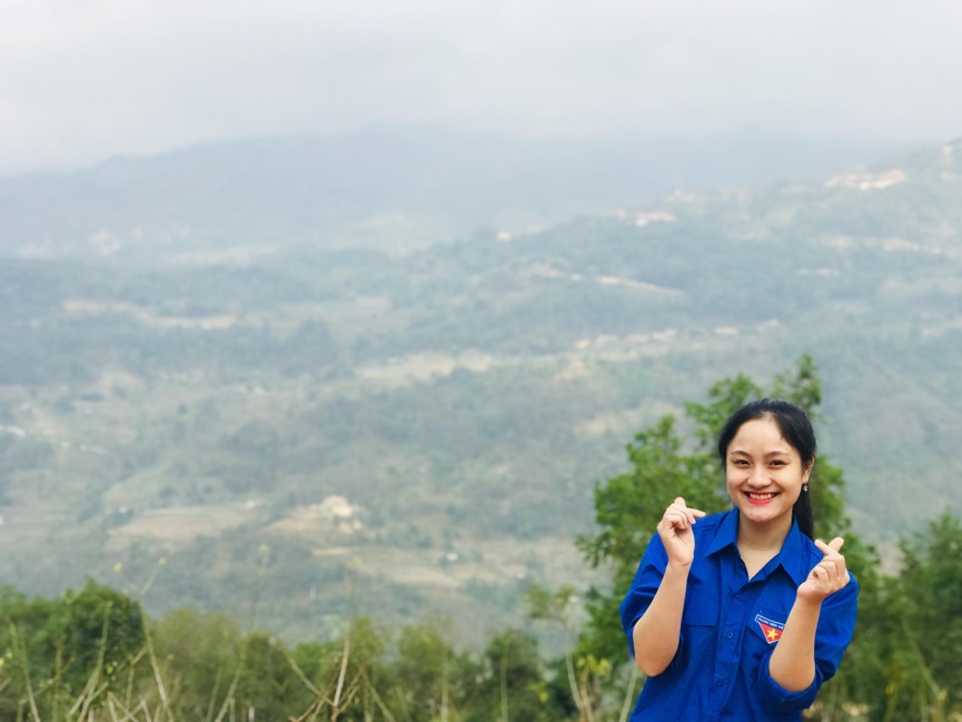 Cô ca sĩ trẻ truyền cảm hứng tích cực đến mọi người - ảnh 5