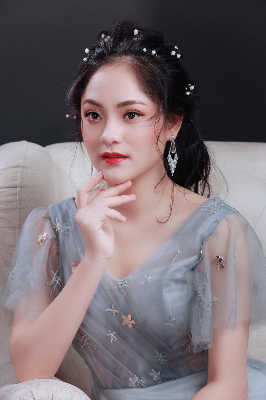 Cô ca sĩ trẻ truyền cảm hứng tích cực đến mọi người - ảnh 1