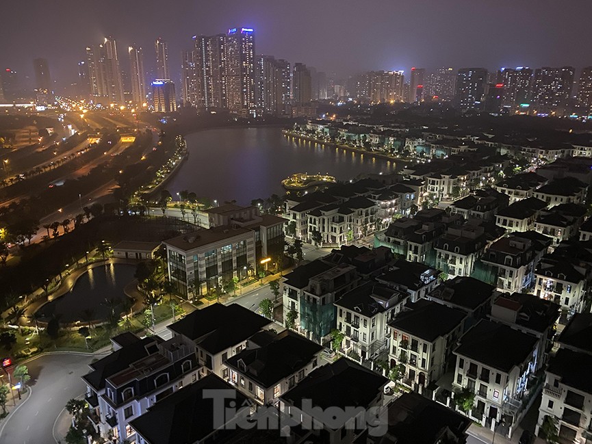 Hưởng ứng giờ Trái đất, hàng loạt chung cư Hà Nội giảm lượng ánh sáng đèn - ảnh 10