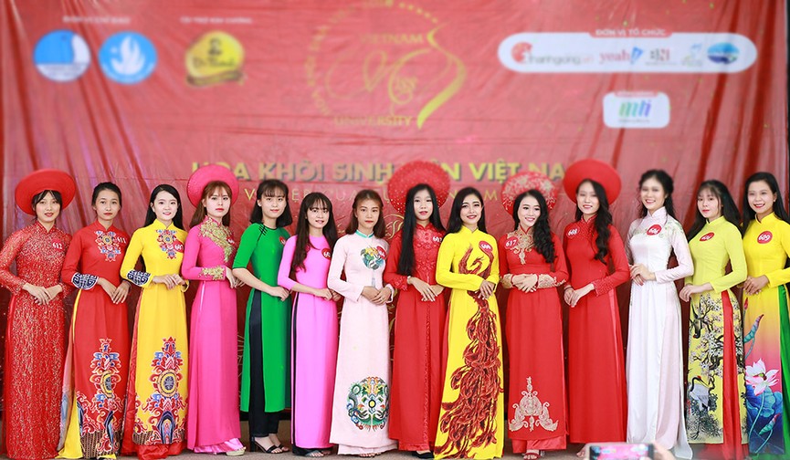 Nữ sinh đại ngàn Tây Nguyên và thành phố biển Nha Trang khoe sắc - ảnh 1
