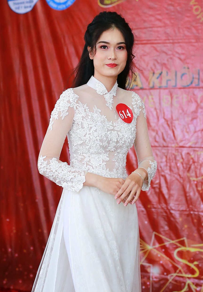 Nữ sinh đại ngàn Tây Nguyên và thành phố biển Nha Trang khoe sắc - ảnh 7