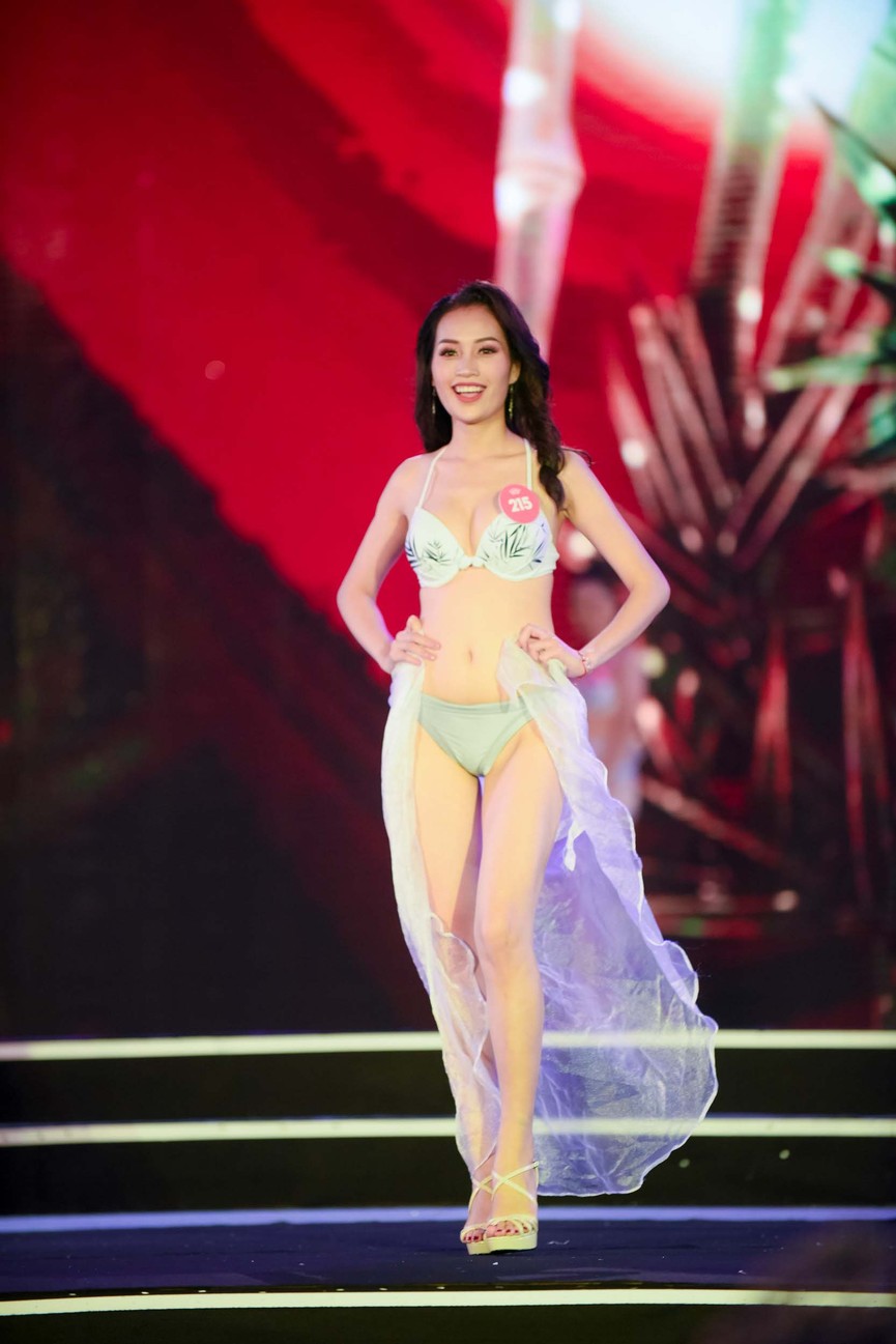 Thí sinh phía Bắc HHVN 2018 gợi cảm với bikini - ảnh 10