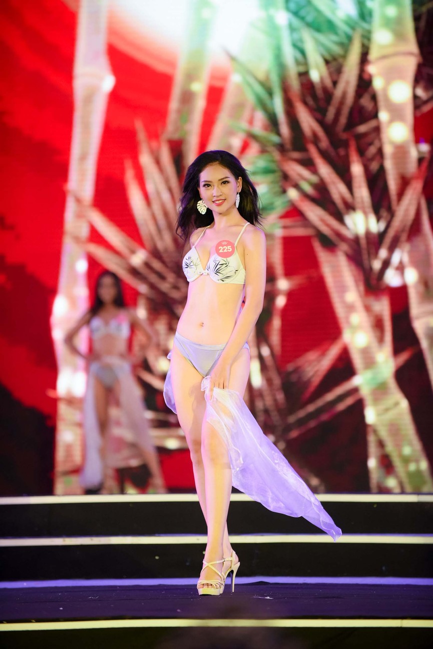 Thí sinh phía Bắc HHVN 2018 gợi cảm với bikini - ảnh 11