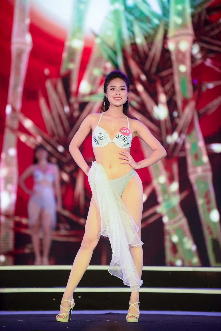 Thí sinh phía Bắc HHVN 2018 gợi cảm với bikini - ảnh 12