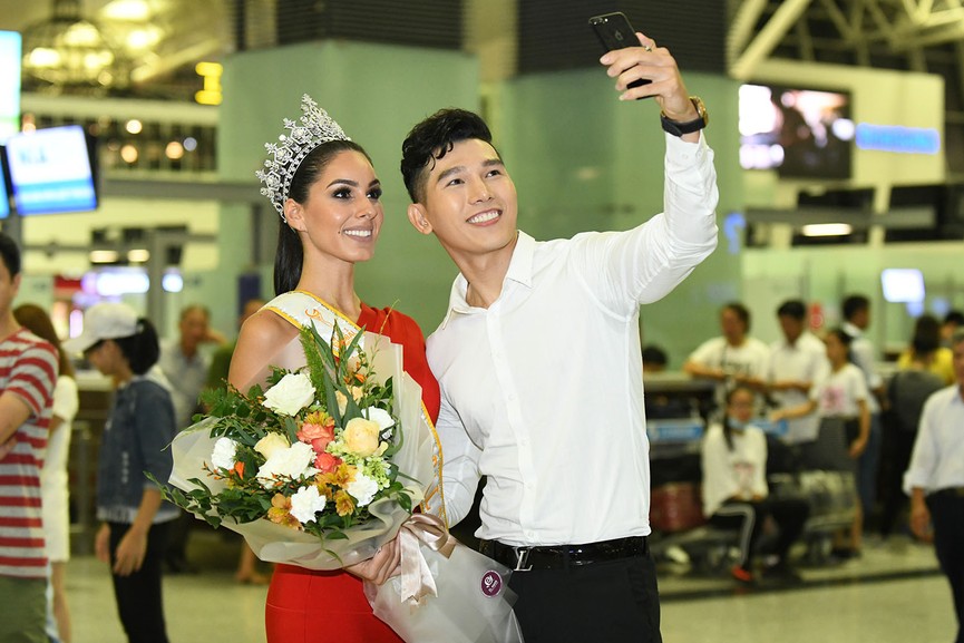Miss Global 2017 gợi cảm tới Việt Nam, tình tứ bên nam vương Ngọc Tình - ảnh 6