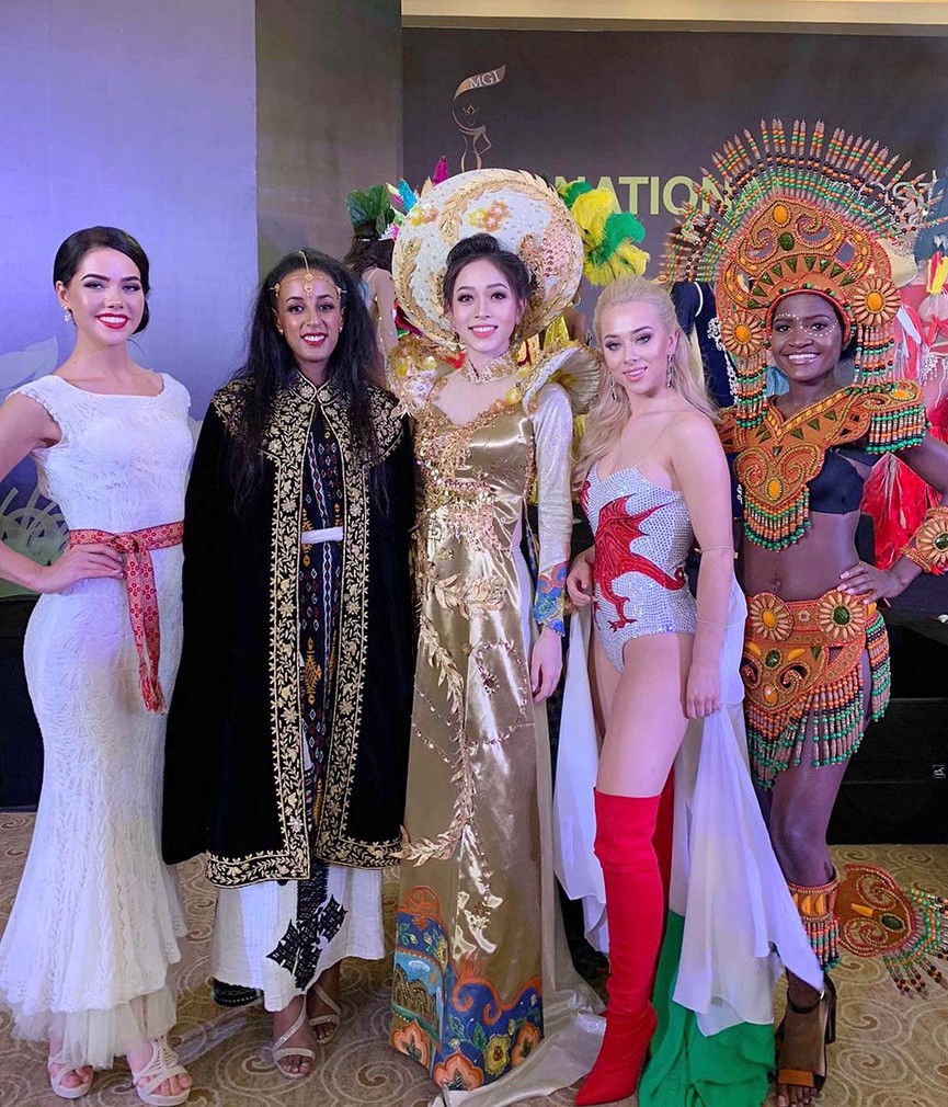 Phương Nga lộng lẫy trong hậu trường phần thi trang phục dân tộc - ảnh 2