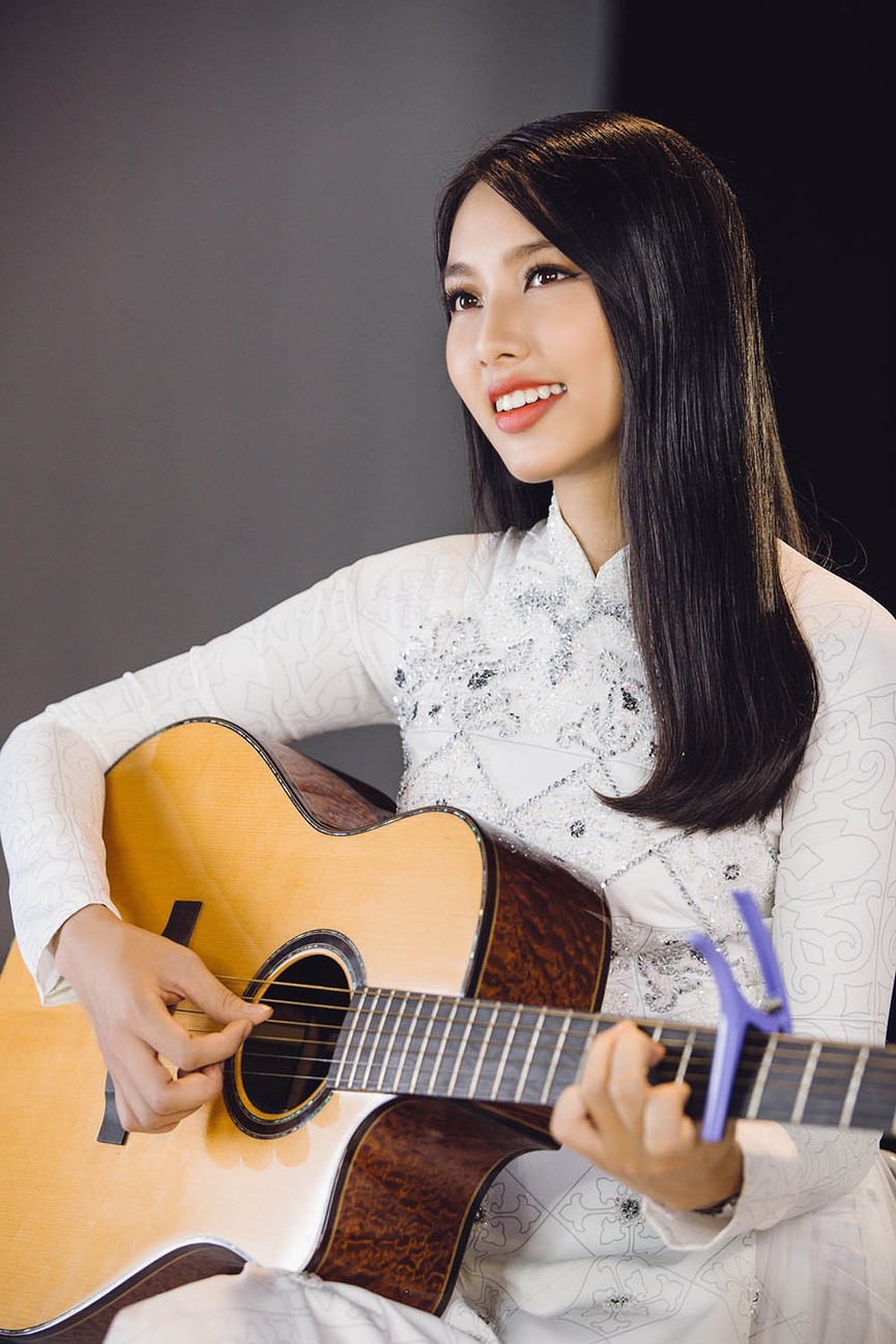Thùy Tiên gây xúc động với clip tự giới thiệu ở HH Quốc tế 2018 - ảnh 6