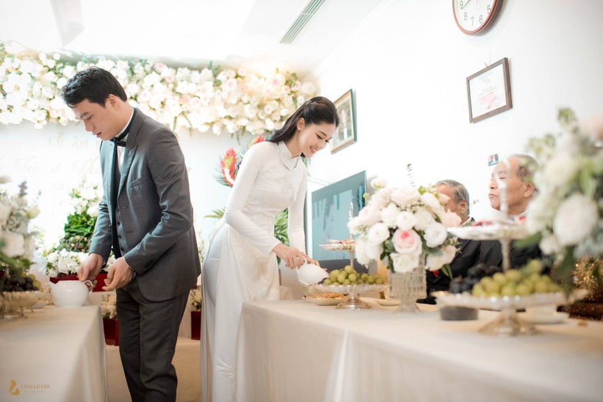 Những khoảnh khắc đẹp trong lễ ăn hỏi của Á hậu Thanh Tú - ảnh 19