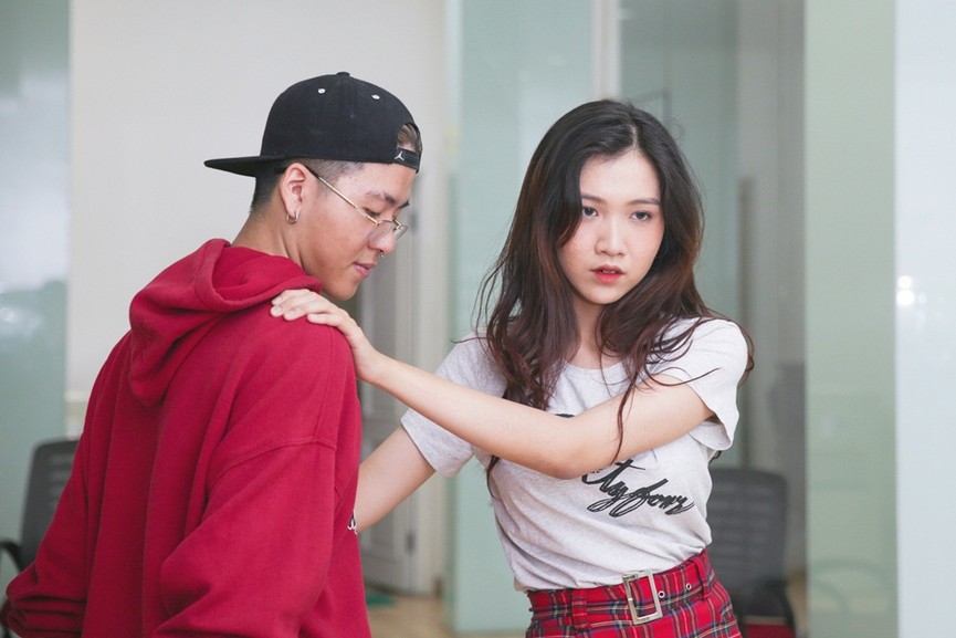 Mặt mộc đời thường xinh đẹp của tân 'nữ hoàng chuyển giới Việt Nam' - ảnh 6