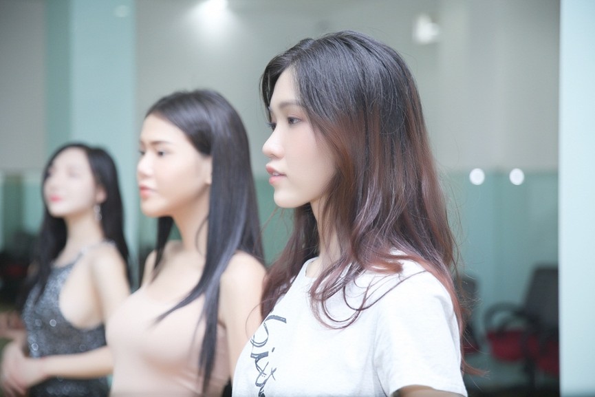 Mặt mộc đời thường xinh đẹp của tân 'nữ hoàng chuyển giới Việt Nam' - ảnh 5