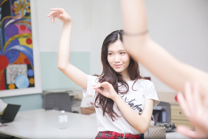 Mặt mộc đời thường xinh đẹp của tân 'nữ hoàng chuyển giới Việt Nam' - ảnh 4