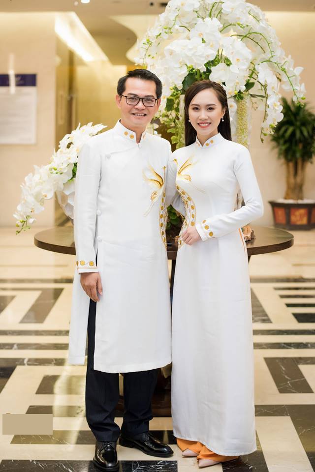 NSND Trung Hiếu và vợ 9X mặc áo dài đôi trong lễ ăn hỏi - ảnh 3