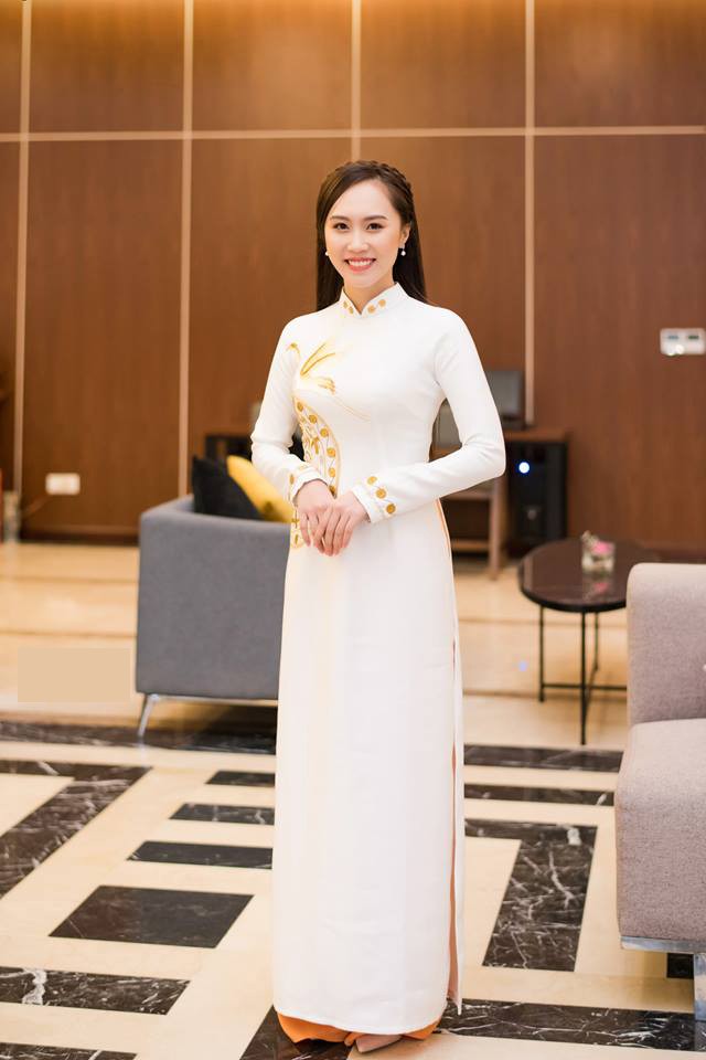 NSND Trung Hiếu và vợ 9X mặc áo dài đôi trong lễ ăn hỏi - ảnh 5