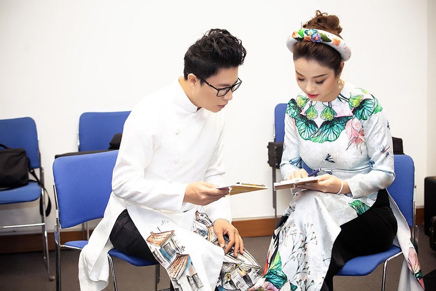 Jennifer Phạm mặc áo dài Tết, rạng rỡ hội ngộ chồng cũ Quang Dũng - ảnh 5
