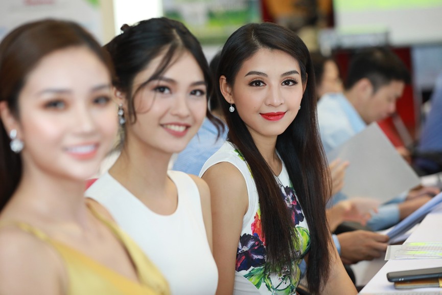 Tiểu Vy lộng lẫy dự họp báo Tiền Phong Golf Championship 2019 - ảnh 5