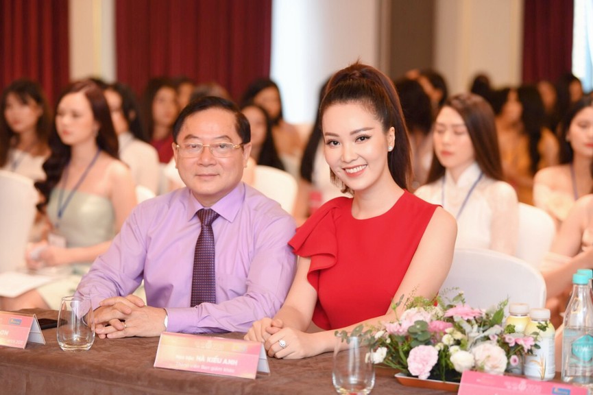 Thí sinh được đo thân nhiệt, sát khuẩn trước sơ khảo phía Bắc Hoa hậu Việt Nam - ảnh 7
