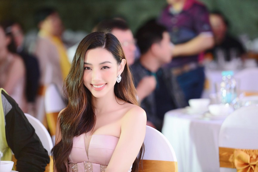 Dàn Hoa hậu, Á hậu gợi cảm tại đêm gala trao giải Tiền Phong Championship 2020 - ảnh 6