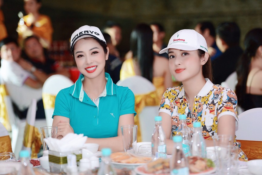 Dàn Hoa hậu, Á hậu gợi cảm tại đêm gala trao giải Tiền Phong Championship 2020 - ảnh 8