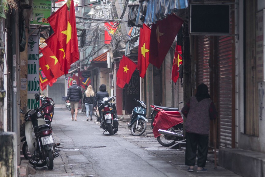 Ngắm Hà Nội bình yên, vắng lặng trong sáng mùng 1 Tết Kỷ Hợi - ảnh 3