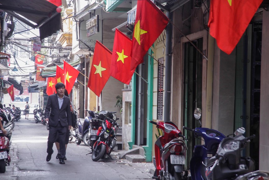 Ngắm Hà Nội bình yên, vắng lặng trong sáng mùng 1 Tết Kỷ Hợi - ảnh 5