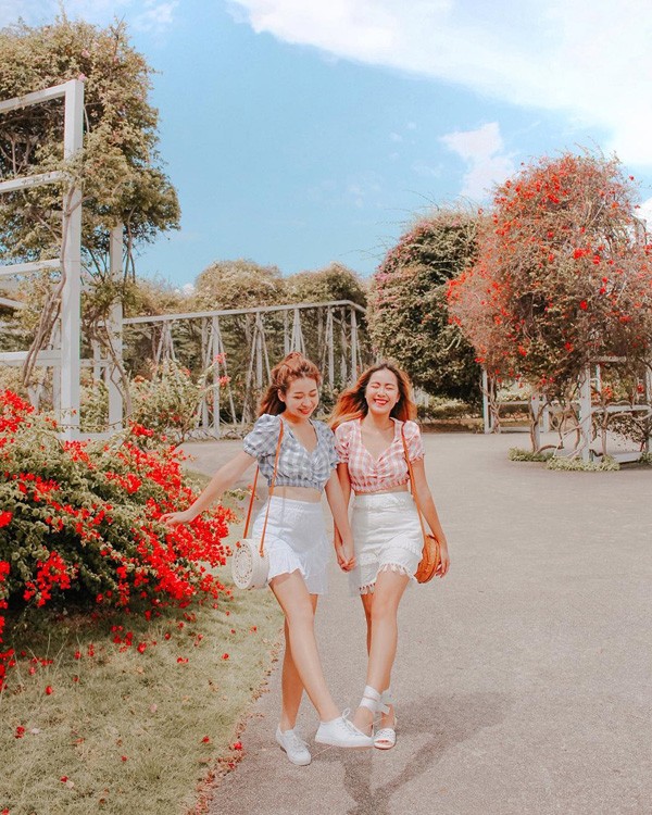 Cặp chị em hot girl xinh đẹp, nổi tiếng trong giới trẻ Singapore - ảnh 2