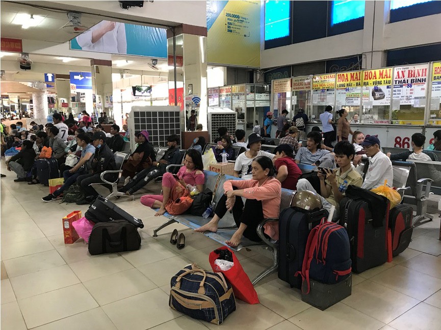 Bến xe lớn nhất TPHCM vắng vẻ ngày giáp Tết - ảnh 4