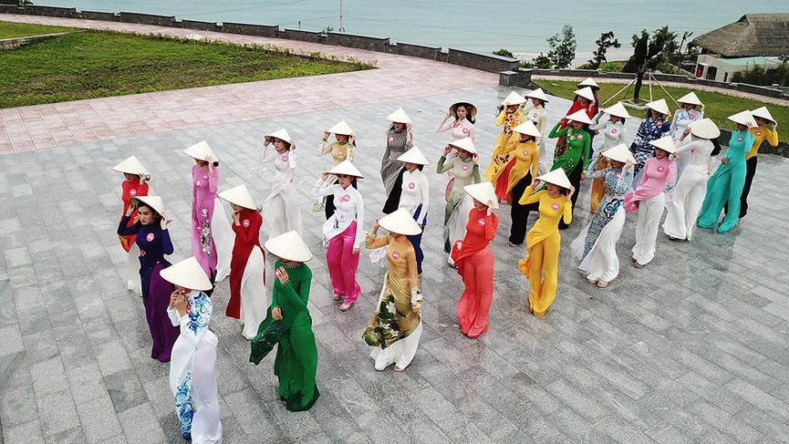 30 người đẹp HHVN giữa biển trời Bình Định - ảnh 3