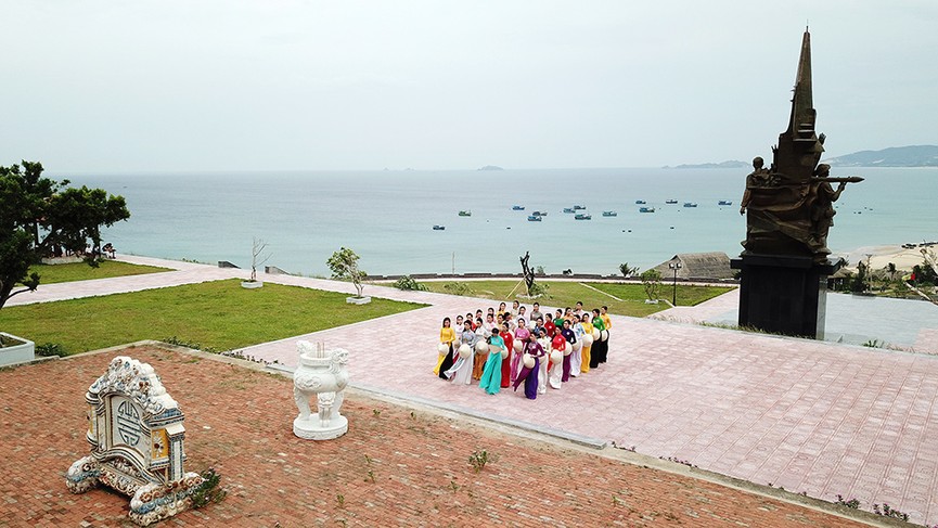 30 người đẹp HHVN giữa biển trời Bình Định - ảnh 10