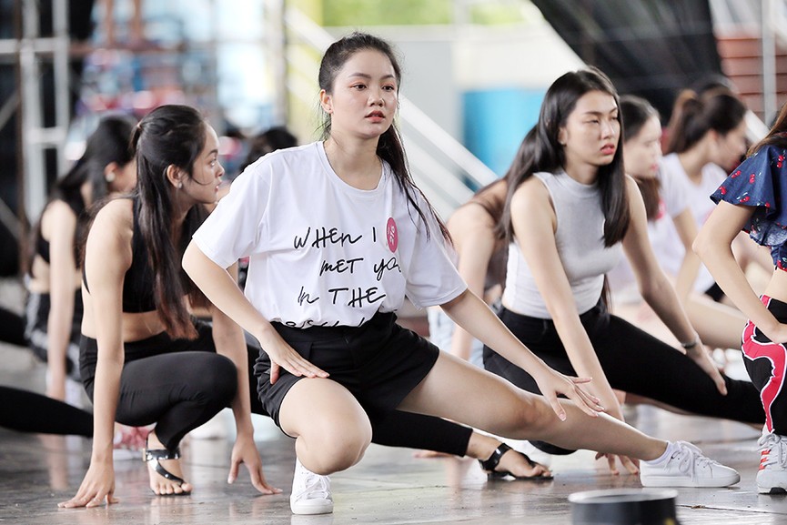 Ngập tiếng cười trong buổi tập chuẩn bị Gala 30 năm Hoa hậu Việt Nam - ảnh 12