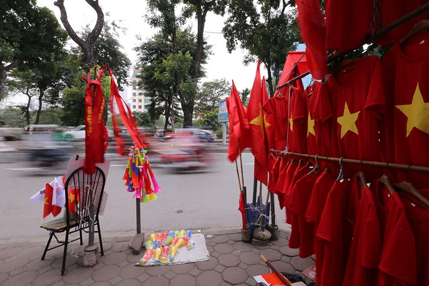 Bán hàng quên ăn trong ngày chung kết lượt về AFF Cup 2018 - ảnh 3