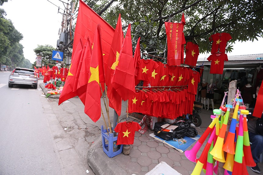 Bán hàng quên ăn trong ngày chung kết lượt về AFF Cup 2018 - ảnh 4