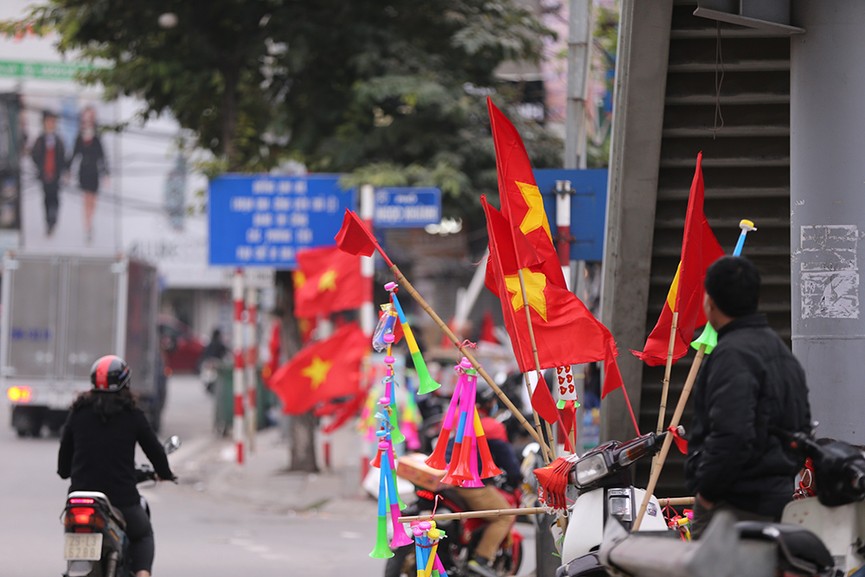 Bán hàng quên ăn trong ngày chung kết lượt về AFF Cup 2018 - ảnh 11
