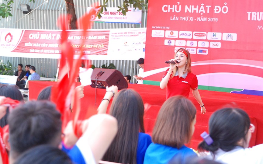 Chí Thiện, Tim, Phạm Trưởng... khuấy động Chủ nhật Đỏ 2019 - ảnh 9