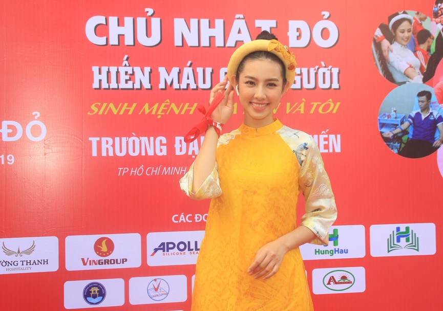 Người đẹp rạng rỡ đi hiến máu Chủ nhật Đỏ tại TPHCM - ảnh 9