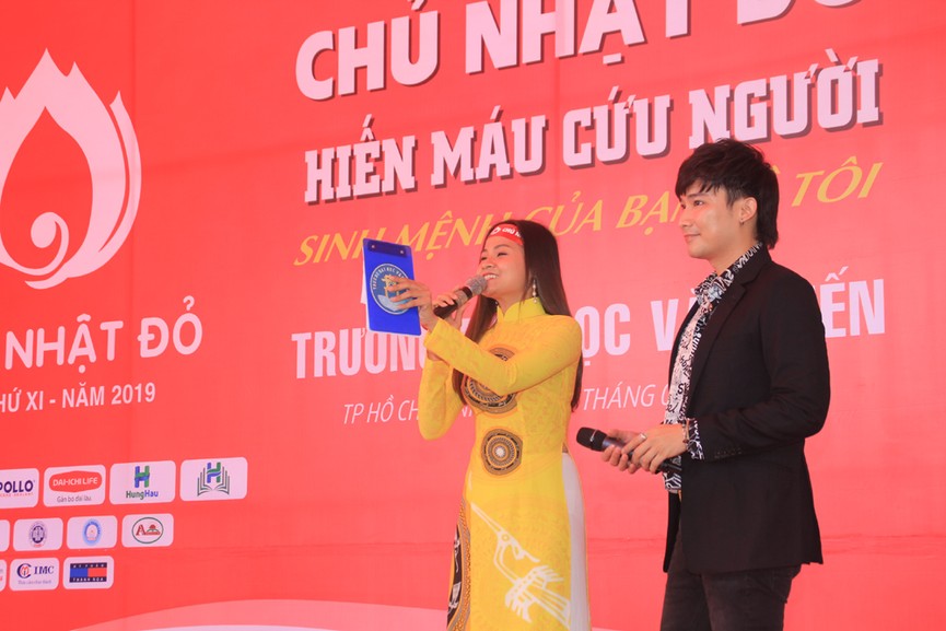 Chí Thiện, Tim, Phạm Trưởng... khuấy động Chủ nhật Đỏ 2019 - ảnh 5