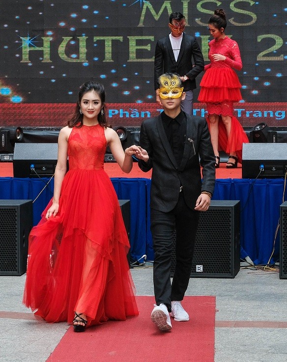 TOP 20 Miss HUTECH rạng ngời trong trang phục thời trang - ảnh 12