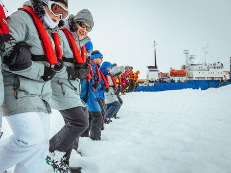 Bắt đầu giải cứu tàu Nga kẹt ở Nam Cực