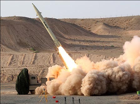Iran phóng thử tên lửa mới ở Vịnh Ba Tư