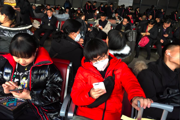 Dịch bệnh lây lan trong dịp người dân Trung Quốc đi lại nhiều trong dịp Tết nguyên đán. (Ảnh: Reuters)