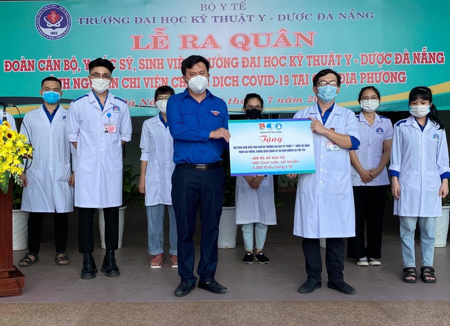 102 sinh viên, giảng viên trường ĐH Kỹ thuật Y - Dược Đà Nẵng chi viện Phú Yên 