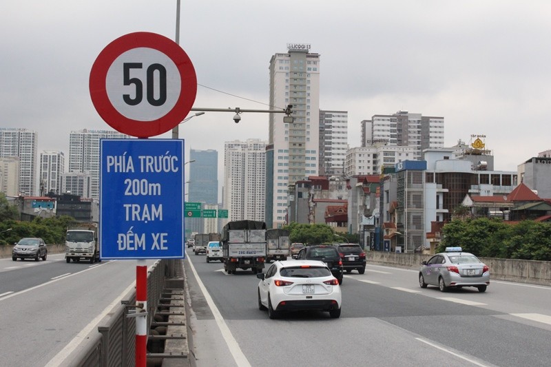 Lãnh đạo Sở GTVT Hà Nội không chấp thuận hạ tốc độ đường trên cao xuống 60km/h. Ảnh: T.Đảng