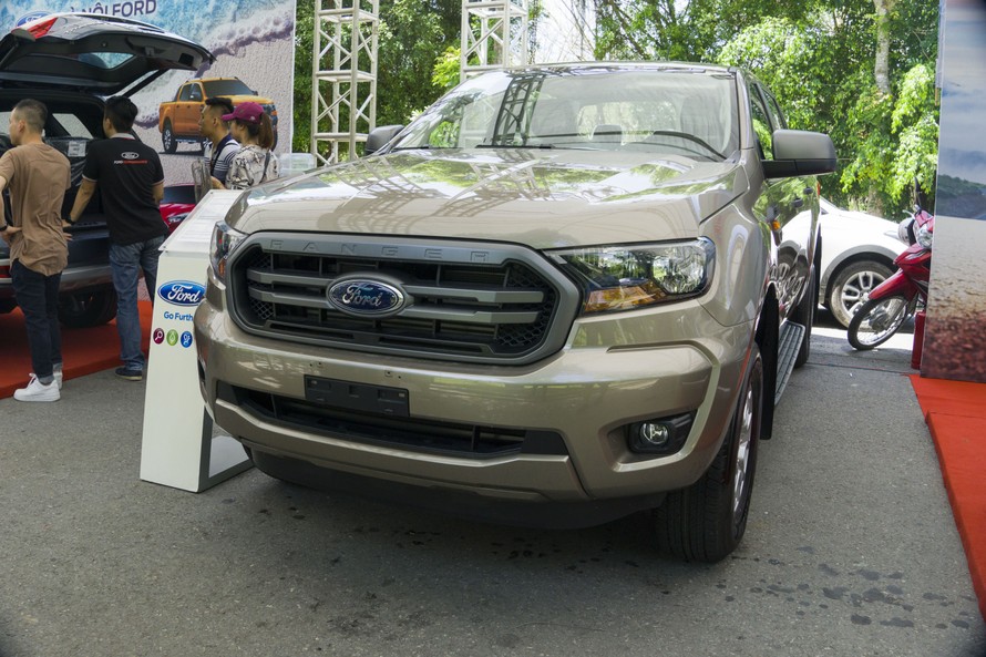 Gặp lỗi chảy dầu, 'vua bán tải' Ford Ranger có sụt giảm doanh số?