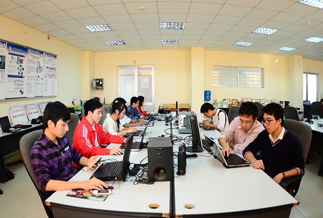 Sinh vien hoc CNTT.Ảnh BK