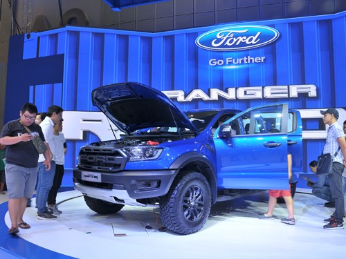 Mẫu xe bán tải mới ra mắt Ford Ranger Raptop đang rất hút khách