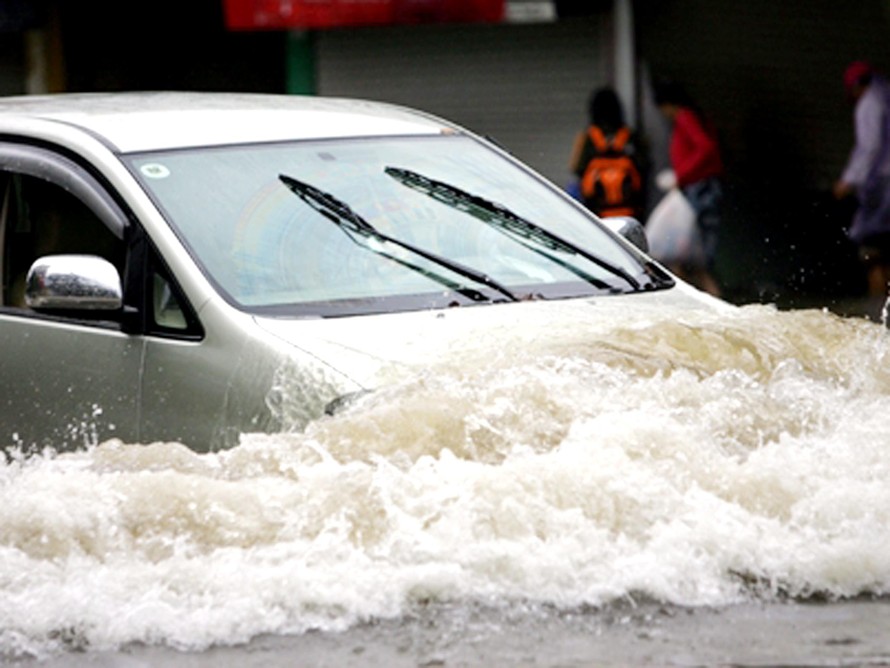 Làm thế nào để biết ô tô bị ngập nước, thủy kích?