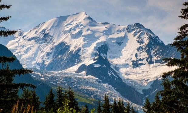 Ngọn núi Mont Blanc trên dãy Alps của Pháp. Ảnh: Alamy