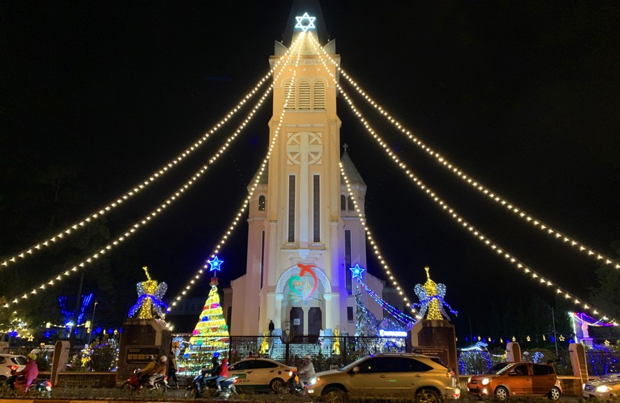 Nhà thờ Con Gà mùa giáng sinh