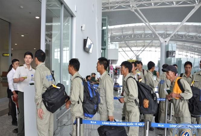 Hết ‘đóng băng’, lao động Việt Nam đi làm việc ở nước ngoài tăng mạnh